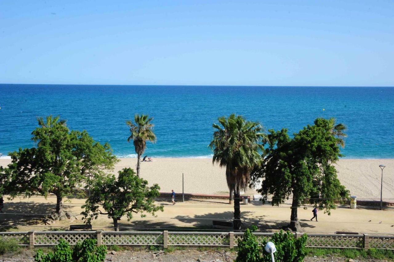 Apartamento Frente Al Mar Canet De Mar Luaran gambar
